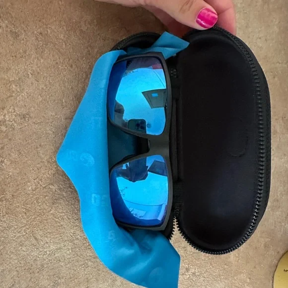 Costa | Accessories | Costa Sunglasses With Case | Poshmark display picture 1
